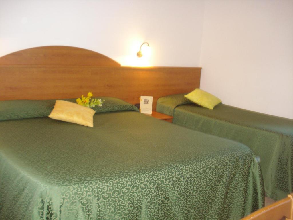 Carlo'S Hotel Castagneto Carducci Habitación foto