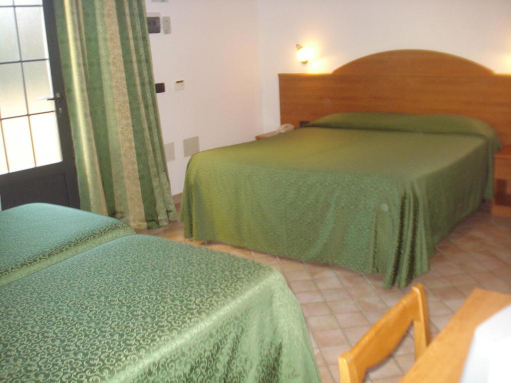 Carlo'S Hotel Castagneto Carducci Habitación foto